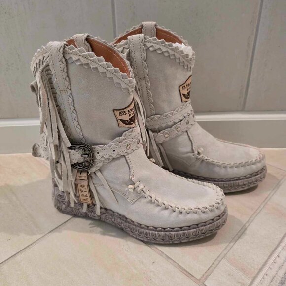 EL VAQUERO Arya Silverstone Ghost Wedge Moccasin Boots - Picture 6 of 16